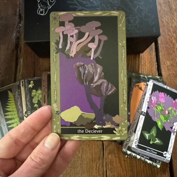 Glowwood Oracle Set Complete- Like New - Picture 4 of 7